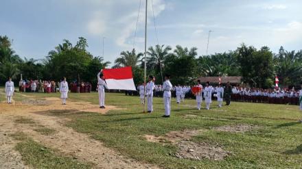 Upacara HUT RI ke-80 di Desa Mekar Makmur